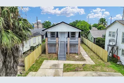 5306 Avenue M 1/2, Galveston, TX 77551 - Photo 1