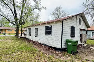 916 Lamar St, Cleveland, TX 77327 - Photo 7