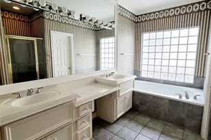 1526 Nevada St, Houston, TX 77006 - Photo 23