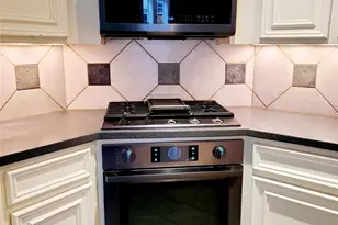 1526 Nevada St, Houston, TX 77006 - Photo 13