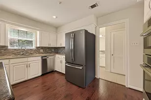 6 Charleston Street S, Sugar Land, TX 77478 - Photo 7