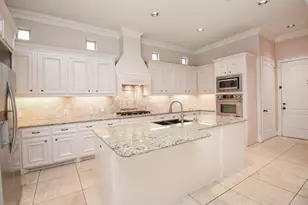 3213 McCulloch Cir, Houston, TX 77056 - Photo 15