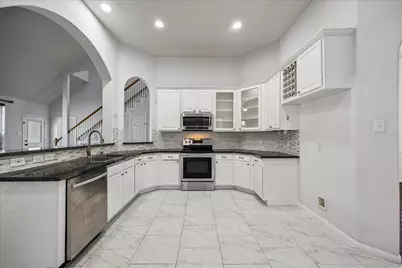 11522 Whittier Bridge Lane, Sugar Land, TX 77498 - Photo 5