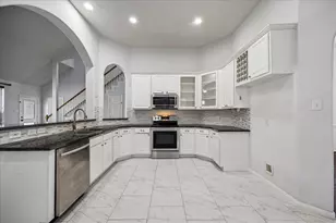 11522 Whittier Bridge Ln, Sugar Land, TX 77498 - Photo 5