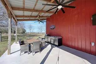 1055 Cr 214, Weimar, TX 78962 - Photo 25