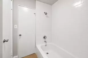 5353 Institute Ln, Houston, TX 77005 - Photo 13