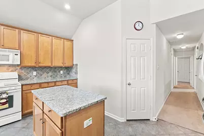 18122 Memorial Falls Drive, Tomball, TX 77375 - Photo 11