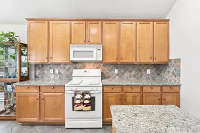 18122 Memorial Falls Drive, Tomball, TX 77375 - Photo 7