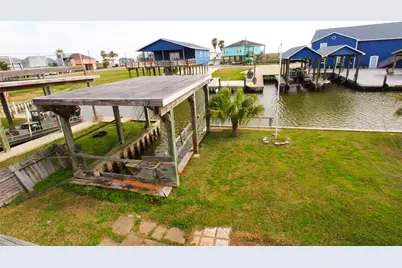 107 Admiral Lane, Freeport, TX 77541 - Photo 13