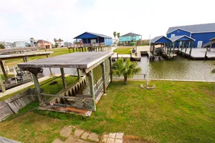 107 Admiral Ln, Freeport, TX 77541 - Photo 13