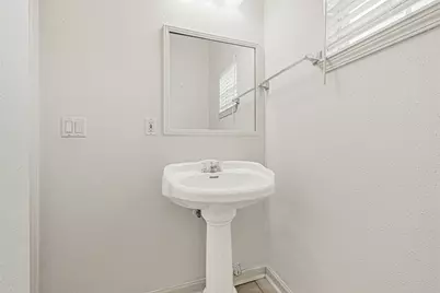 10535 Emnora Lane, Houston, TX 77043 - Photo 17