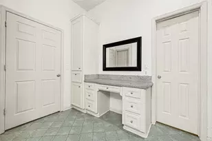 10535 Emnora Ln, Houston, TX 77043 - Photo 9