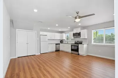 4112 Majestic Street #AB, Houston, TX 77026 - Photo 15