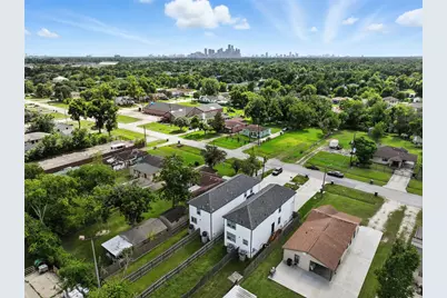 4112 Majestic Street #AB, Houston, TX 77026 - Photo 37