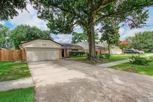 11223 Voltaire Dr, Houston, TX 77065 - Photo 3