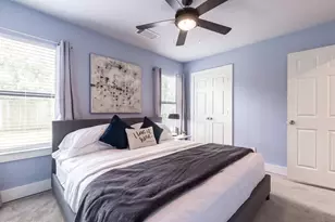 1919 Lombardy St, Houston, TX 77023 - Photo 11