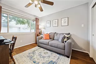 2074 Augusta Dr, Houston, TX 77057 - Photo 13
