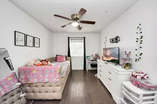 271 Trails End Dr, Cleveland, TX 77328 - Photo 17