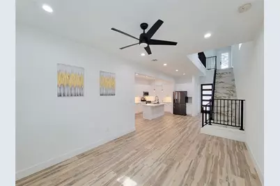 5019 Creekmont Drive, Houston, TX 77091 - Photo 9