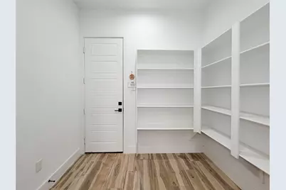 5019 Creekmont Drive, Houston, TX 77091 - Photo 15