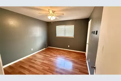 5702 Arncliffe Drive, Houston, TX 77088 - Photo 9