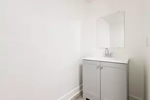 725 E 32nd St, Houston, TX 77022 - Photo 19
