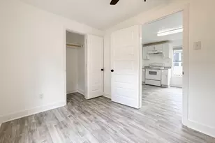 725 E 32nd St, Houston, TX 77022 - Photo 15
