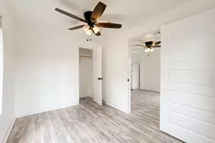 725 E 32nd St, Houston, TX 77022 - Photo 13