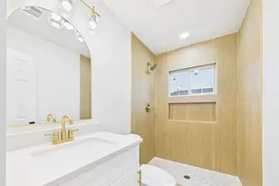 421 De Haven St, Houston, TX 77029 - Photo 1