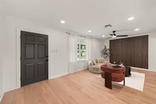 10966 Shadow Wood Dr, Houston, TX 77043 - Photo 5