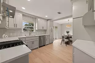 10966 Shadow Wood Dr, Houston, TX 77043 - Photo 13