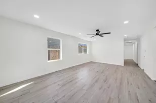 5025 De Milo Dr, Houston, TX 77092 - Photo 5