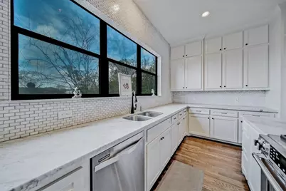4702 Maxie Street, Houston, TX 77007 - Photo 3