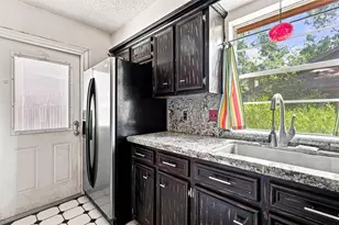 2027 Shadow Rock Dr, Houston, TX 77339 - Photo 19