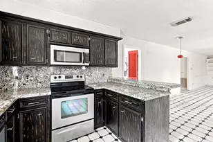 2027 Shadow Rock Dr, Houston, TX 77339 - Photo 19