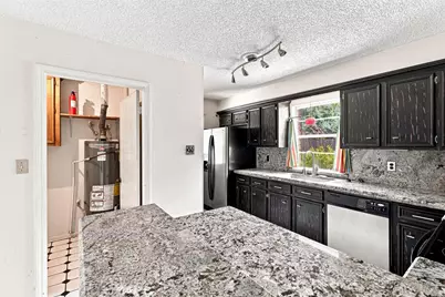 2027 Shadow Rock Drive, Houston, TX 77339 - Photo 17