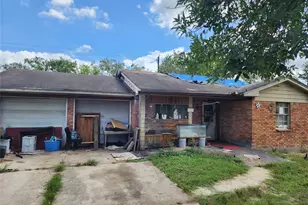 11810 Plum Meadow Ln, Houston, TX 77039 - Photo 3