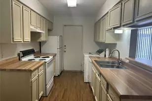 13190 Trail Hollow Dr, Houston, TX 77079 - Photo 7