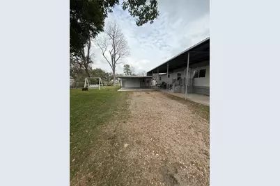 310 E Jack Avenue, Baytown, TX 77520 - Photo 17