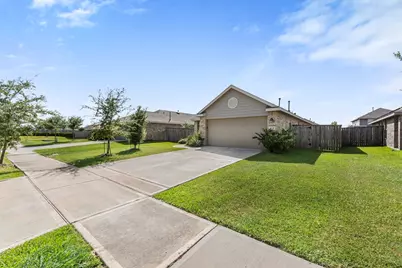8635 Wooster Trails Drive, Baytown, TX 77521 - Photo 19