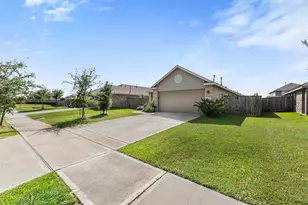 8635 Wooster Trails Dr, Baytown, TX 77521 - Photo 19