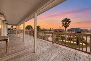 904 Surf Dr, Surfside Beach, TX 77541 - Photo 3