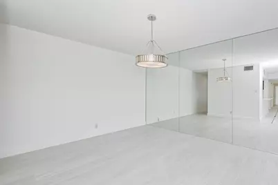5001 Woodway Drive #1304, Houston, TX 77056 - Photo 11