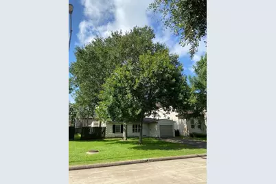 5213 Linden Street, Bellaire, TX 77401 - Photo 1
