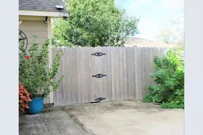 2512 Ave E, Bay City, TX 77414 - Photo 23