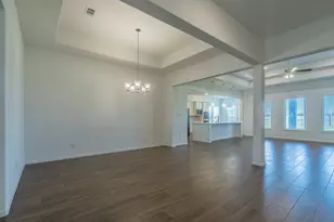 11903 Oakwood Dr, Mont Belvieu, TX 77535 - Photo 5