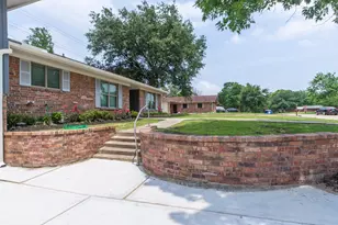 606 Scenic Dr, Baytown, TX 77521 - Photo 3