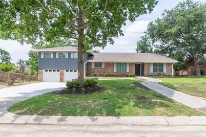606 Scenic Drive, Baytown, TX 77521 - Photo 1
