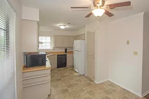 320 Bridgeview Dr, Onalaska, TX 77360 - Photo 17