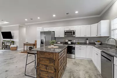 413 E Spruce Street, Huntington, TX 75949 - Photo 3